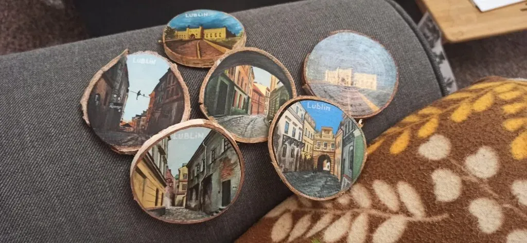 Malarstwo akrylowe na drewnie, praca pozioma z galerii Kreatywnego Kącika